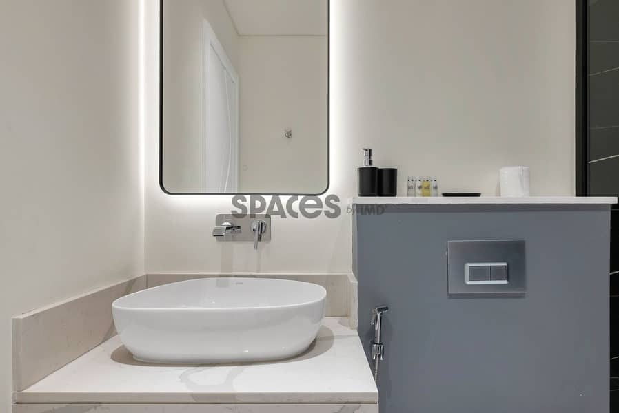 Elegant 2BR | Luxury Amenities | Business Bay - Image 21