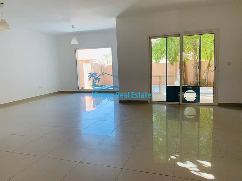 VACANT Ready To Move 5BR Villa Al Reef!! VACANT Ready To Move 5BR Villa Al Reef!!