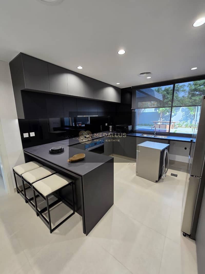 11 1000060064[1]. jpg