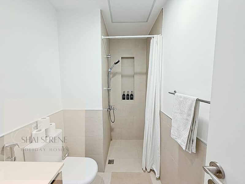 28 4. Shared Bathroom - IMG_5036. jpg