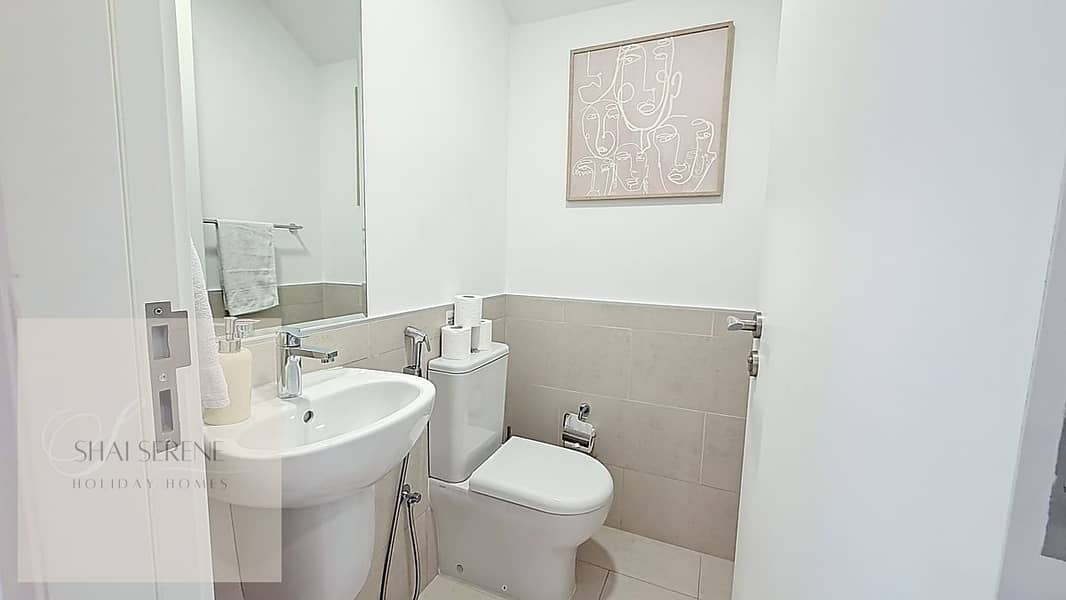 45 4. Guest Bathroom - IMG_4901. jpg