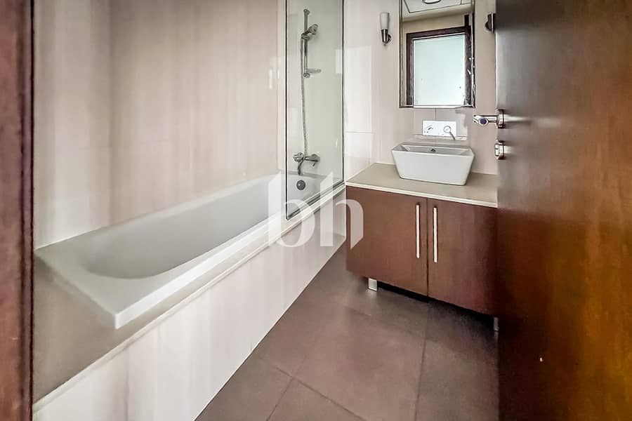 8 Unit 1503 Burj Daman 01