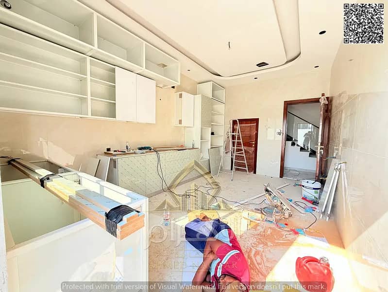 9 840319417-1066x800. webp