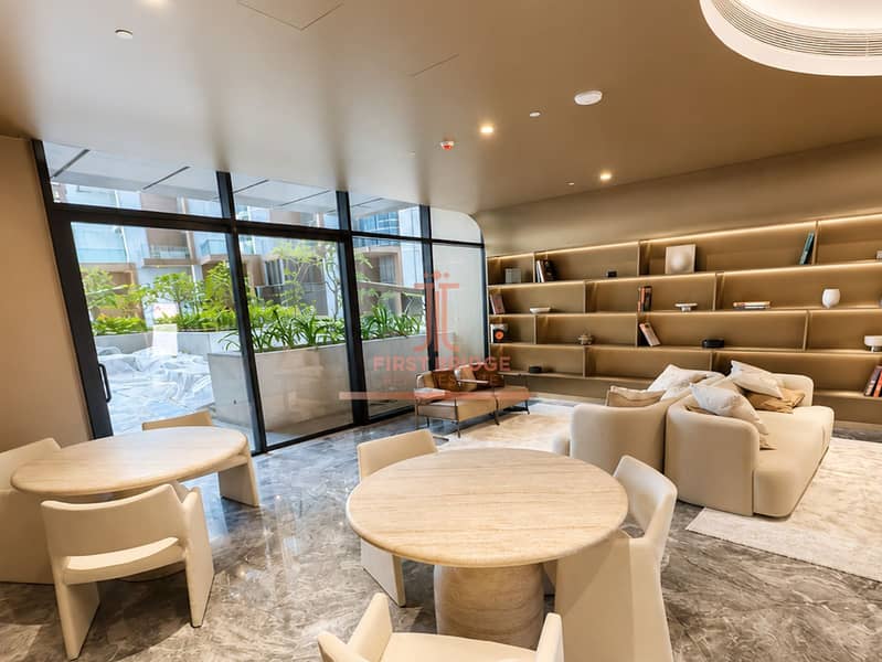 7 lounge . png