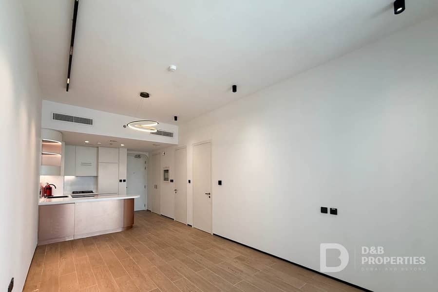 Brand New 1BR | Mid Floor | Open Bright View Brand New 1BR | Mid Floor | Open Bright View