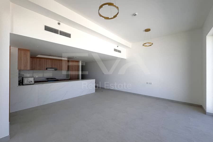 STUNNING SEA VIEW |GREAT PRICE | MODERN AND CLEAN - Image 1