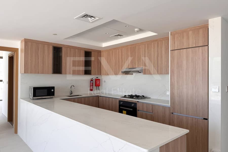 STUNNING SEA VIEW |GREAT PRICE | MODERN AND CLEAN - Image 4