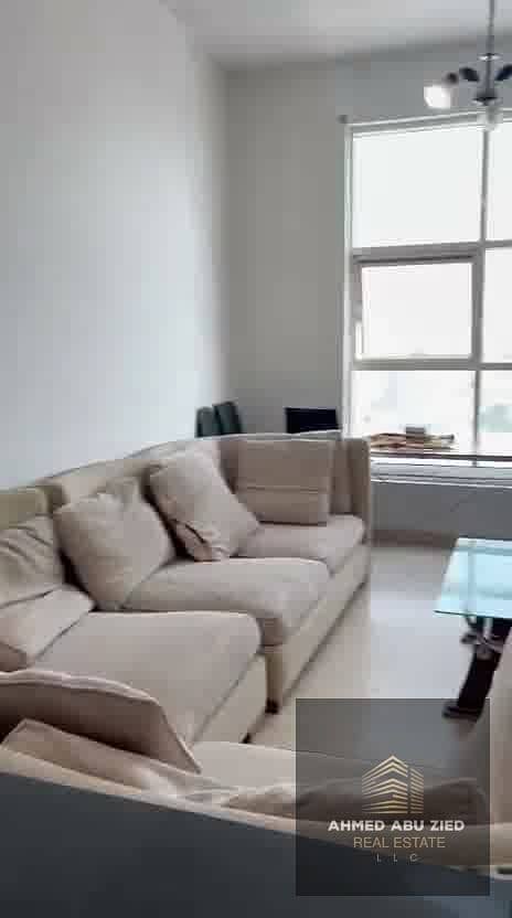 6 ezgif-frame-019. jpg