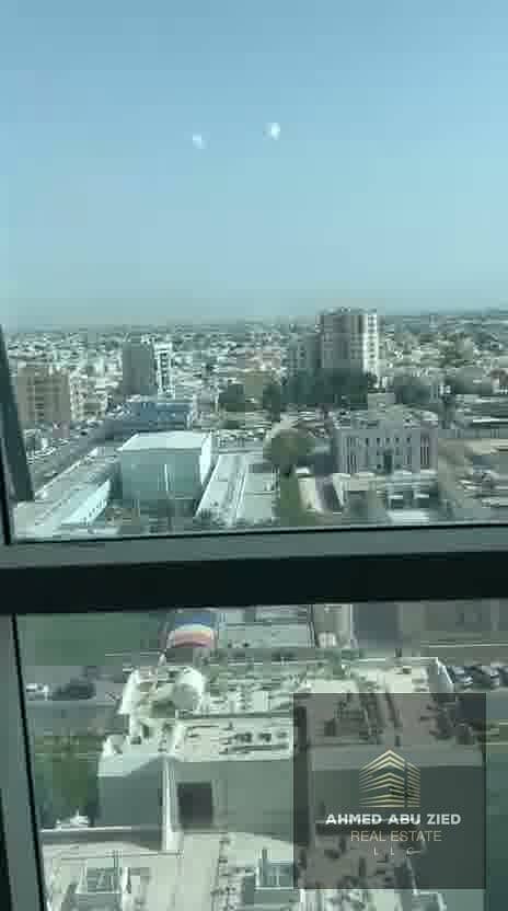 9 ezgif-frame-043. jpg