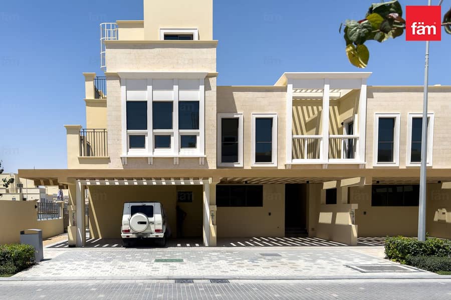 Keys In Hand | End Corner | Adjacent To Park Keys In Hand | End Corner | Adjacent To Park