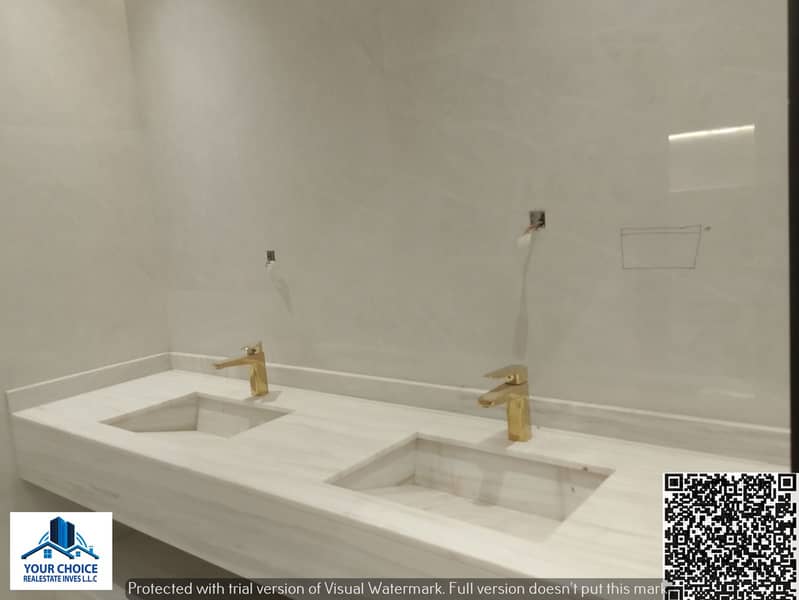 42 c33c8bbd-987a-47f6-9c81-09f26db7b441. jpg