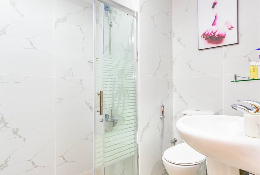 10 12 Bathroom205 Mulberry. jpg