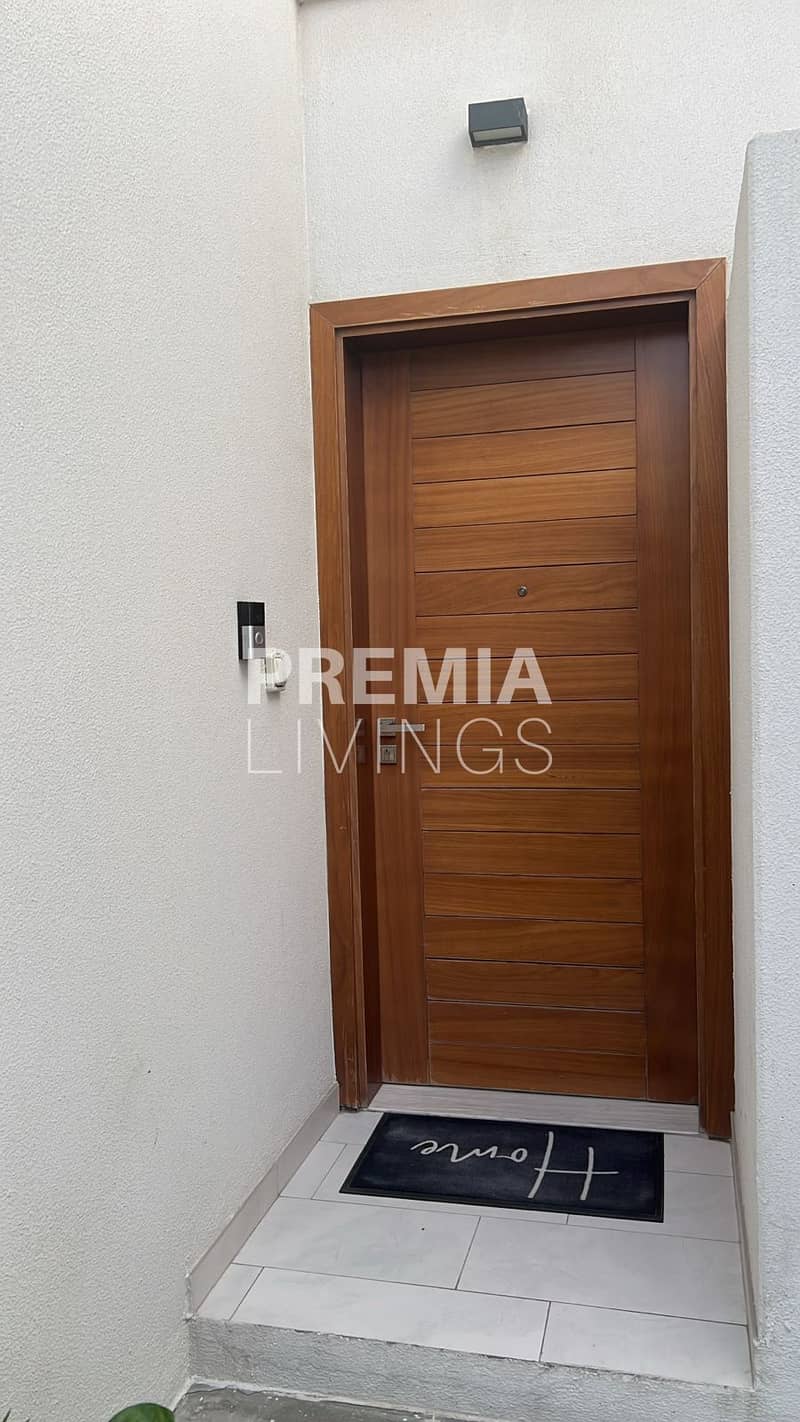 2 02 - Door img la rosa 6. jpeg