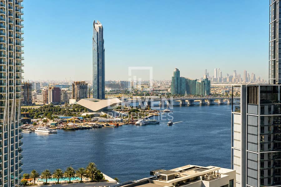 Spacious Modern Unit | High Floor | Canal View Spacious Modern Unit | High Floor | Canal View