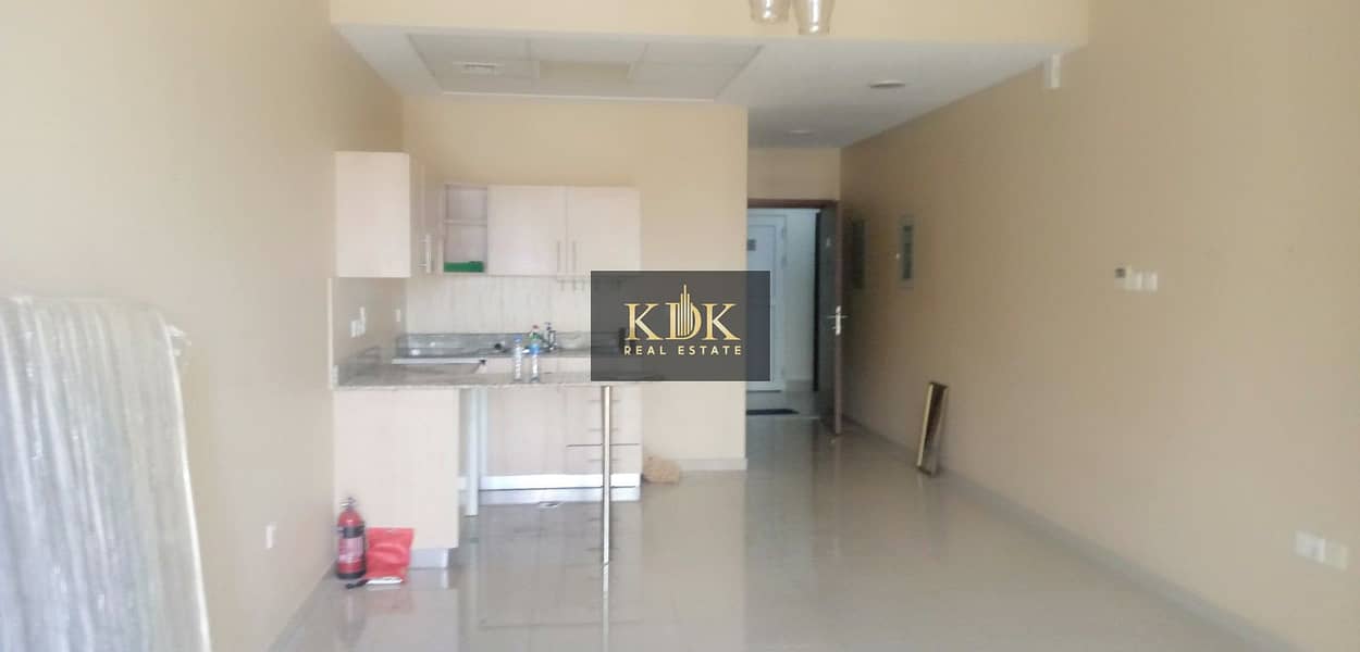 6 37bf7f9c-a096-49be-be75-8e670d874c0c. jpg