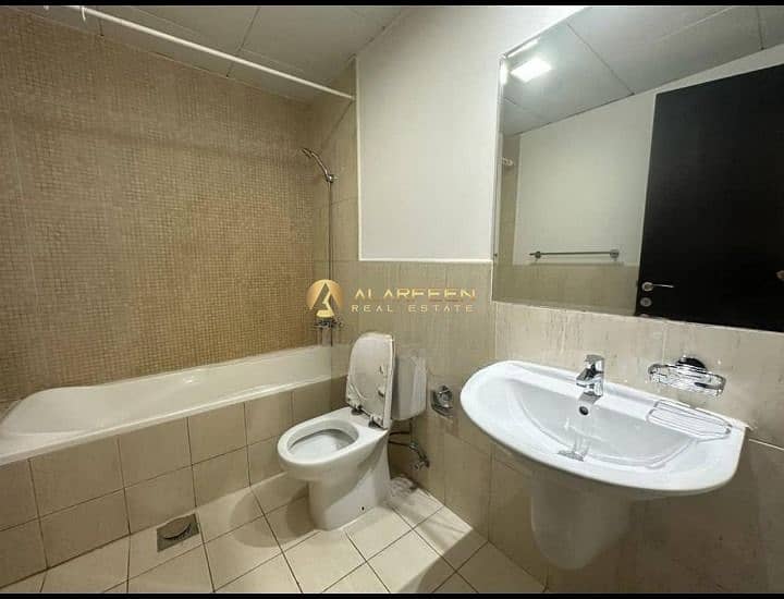 3 a69d1f5d-abf5-4bd0-9a06-545698583379. jpg