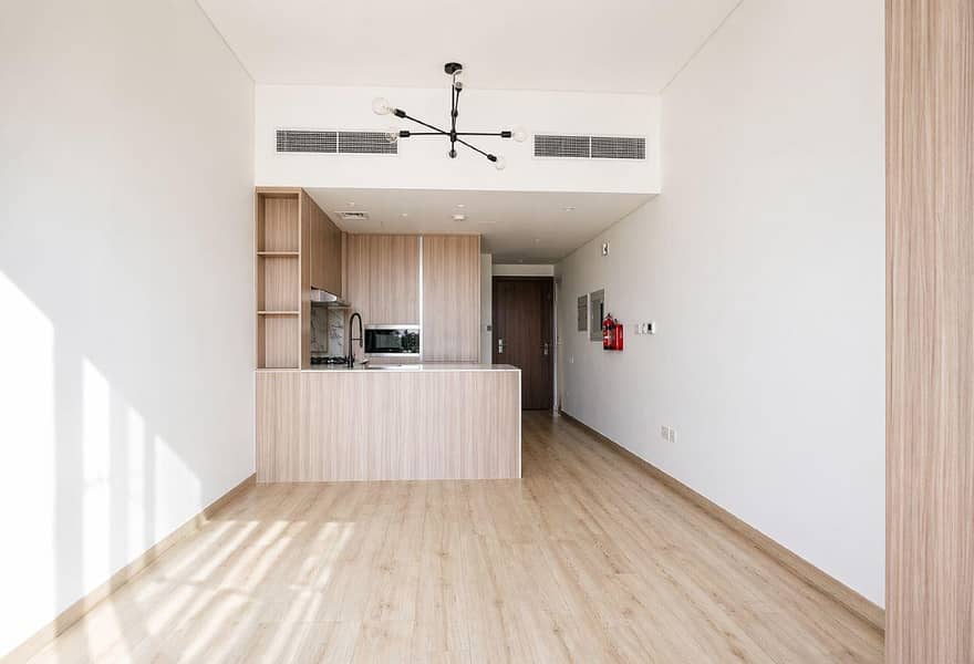 Well Maintained | Spacious | Premium Quality - Image 3