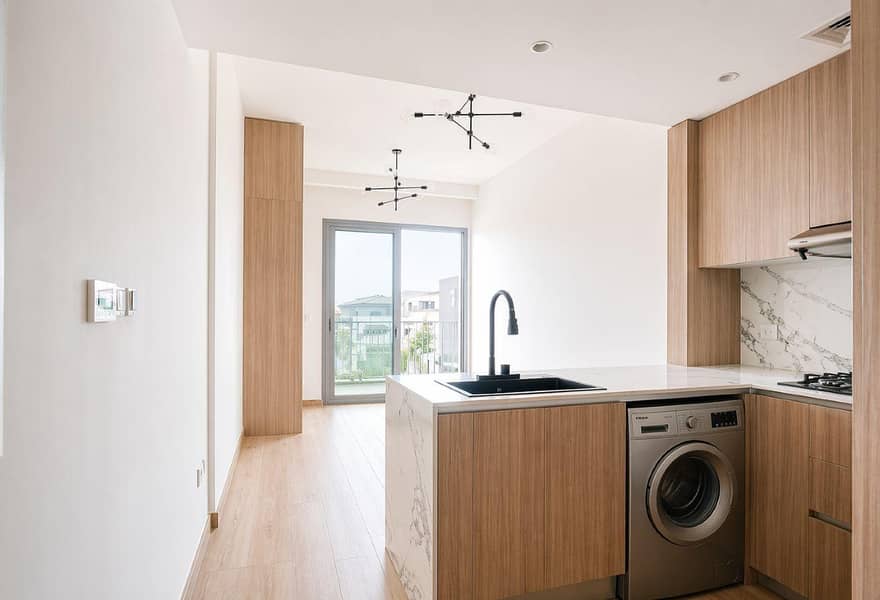 Well Maintained | Spacious | Premium Quality - Image 4