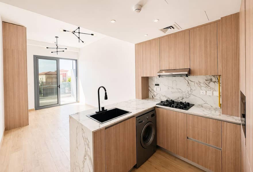 Well Maintained | Spacious | Premium Quality - Image 5