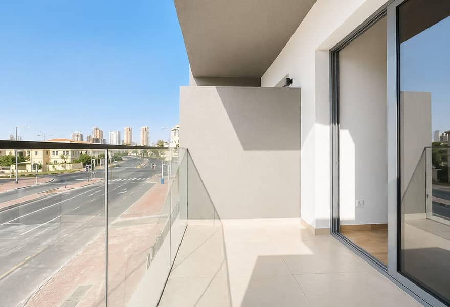 Well Maintained | Spacious | Premium Quality - Image 12