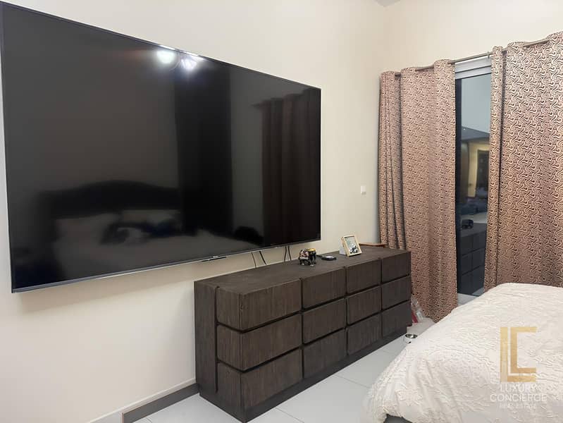 6 resized_tv_room_800x600. jpg
