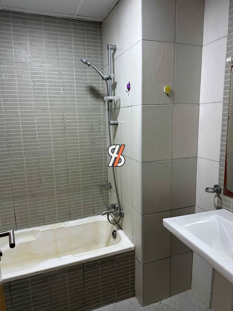 6 6ff3c131-8138-49cb-8da6-a057a2cdac42. jpg