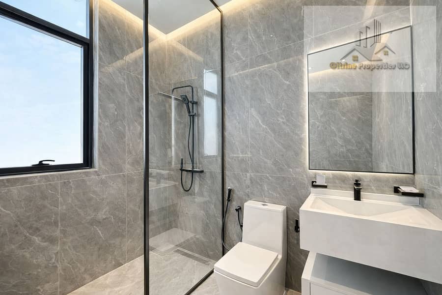 7 Clean shiny bathroom1. jpg