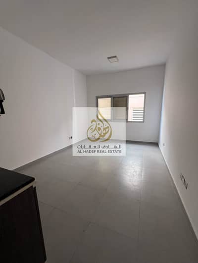 استوديو للايجار في الروضة، عجمان - IMG-20250412-WA0951. jpg استوديو للايجار في الروضة، عجمان - IMG-20250412-WA0951. jpg