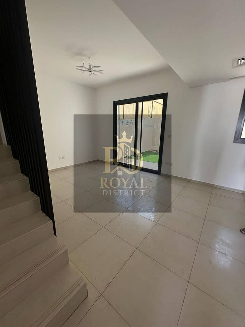 3 2adae6bd-3526-443d-9459-eda695ed3945. jpg
