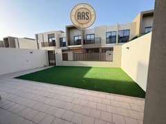 Best Price ! 3BR + Maid’s Townhouse Available For Rent in Villanova