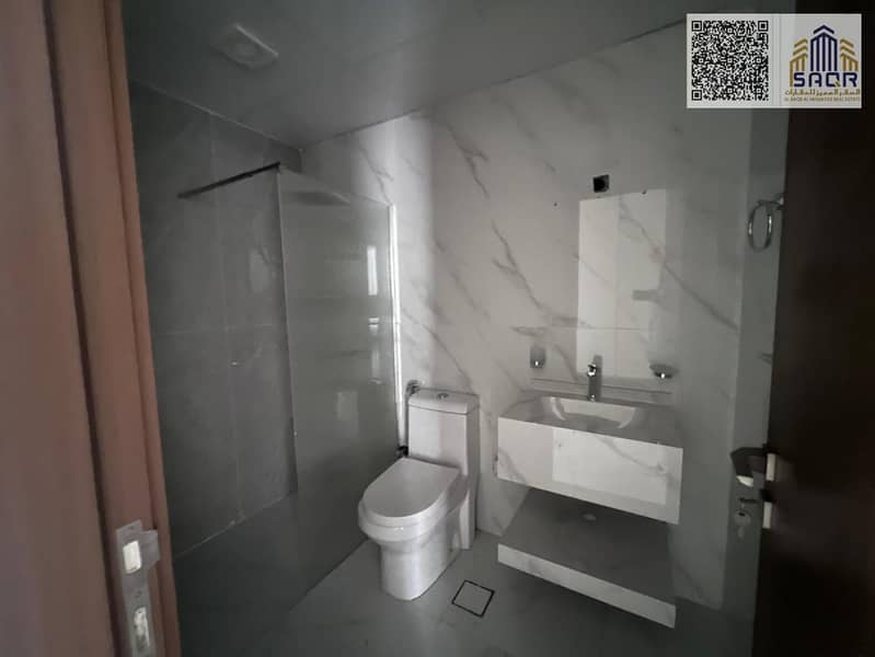 11 5da1fd4a-8de8-46de-adda-4dc0cd6d700d. jpg
