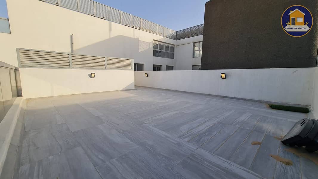 2 huge terrace at Grenland Residence in MBR City. jpg