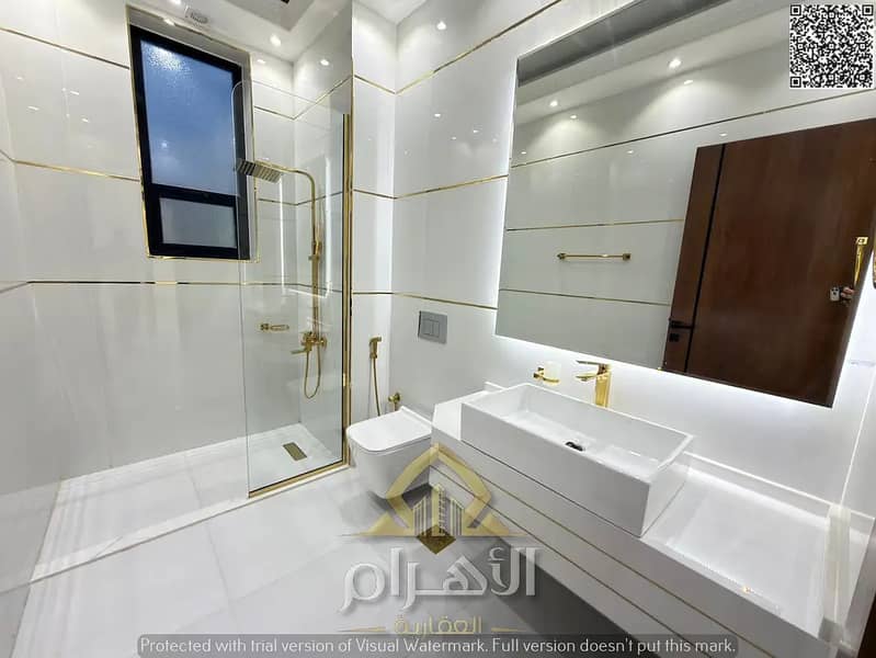 18 840762161-1066x800. webp