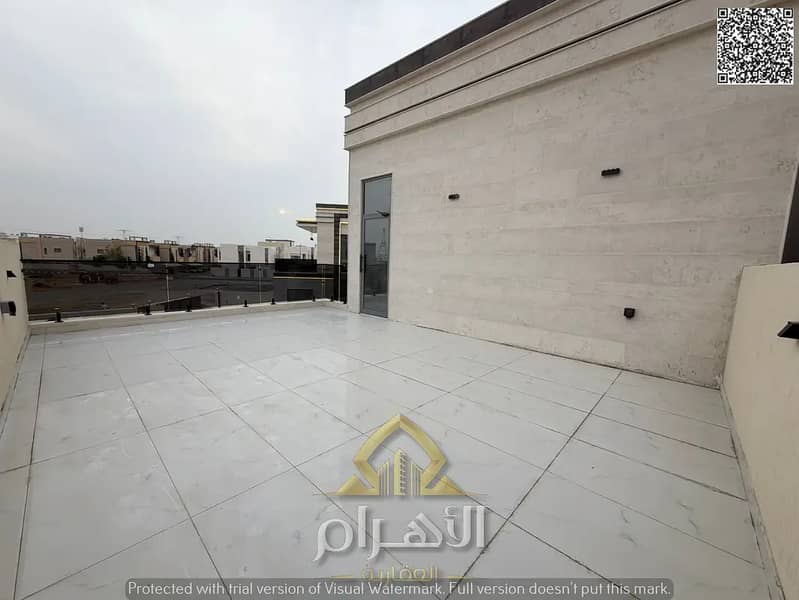 27 821831938-1066x800. webp