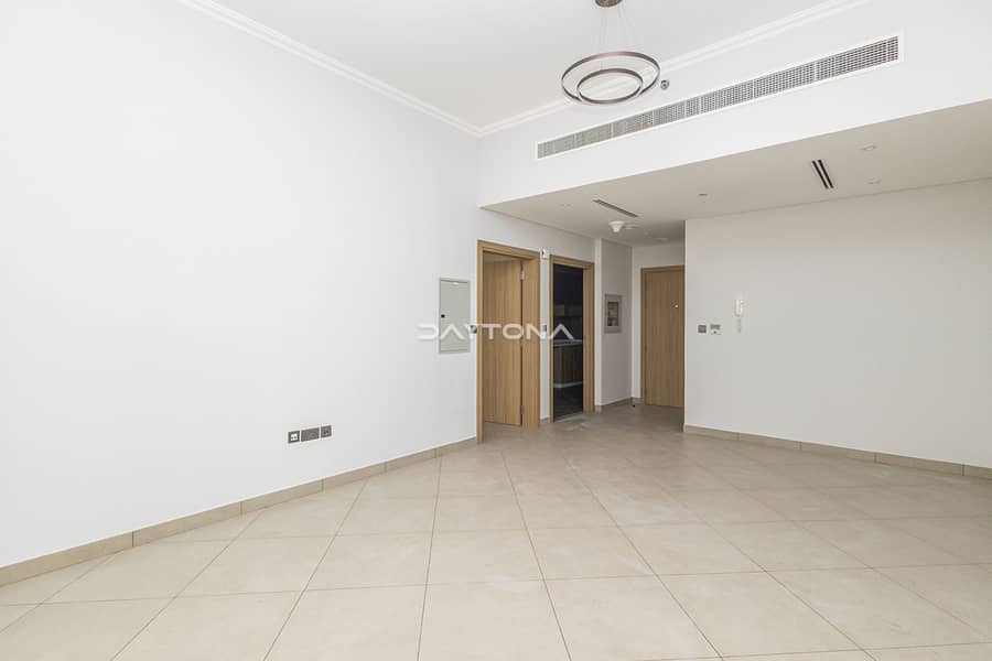 PREMIUM 1BR | 2 BATHS | SPACIOUS FLOOR PLAN | CLOSED KITCHEN PREMIUM 1BR | 2 BATHS | SPACIOUS FLOOR PLAN | CLOSED KITCHEN