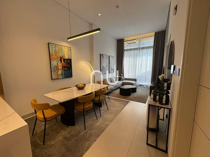 Exquisitely Furnished 1 bed + study in Park Lane - Image 1
