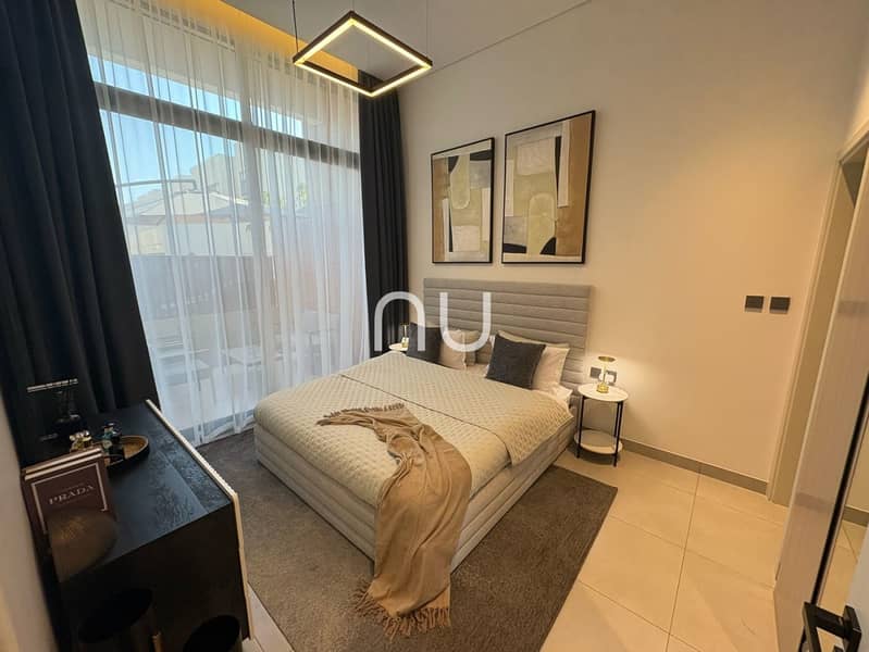 Exquisitely Furnished 1 bed + study in Park Lane - Image 3