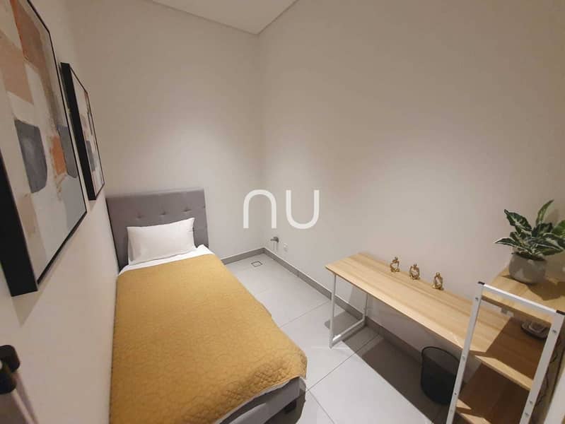 Exquisitely Furnished 1 bed + study in Park Lane - Image 11