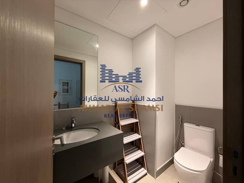 9 94c8d090-ad9b-420f-bab5-f3e4140f7b39. jpg