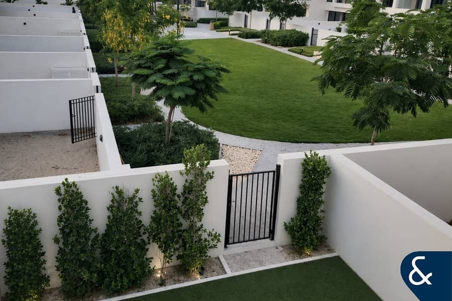 4BR | Single Row | Upgraded | Park Backing 4BR | Single Row | Upgraded | Park Backing