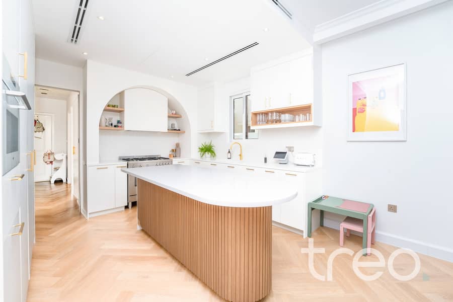 4 Kitchen 4. jpg