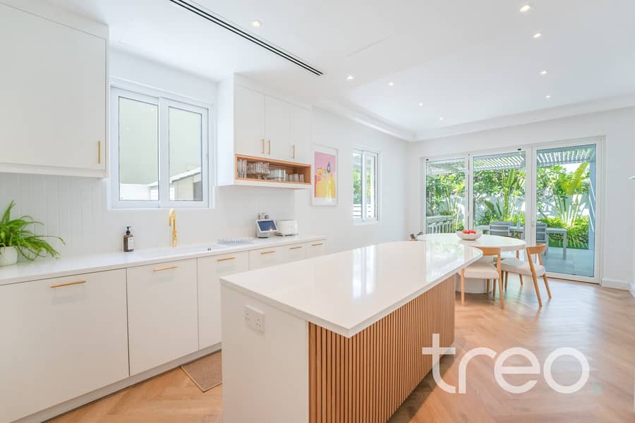 6 Kitchen 1. jpg