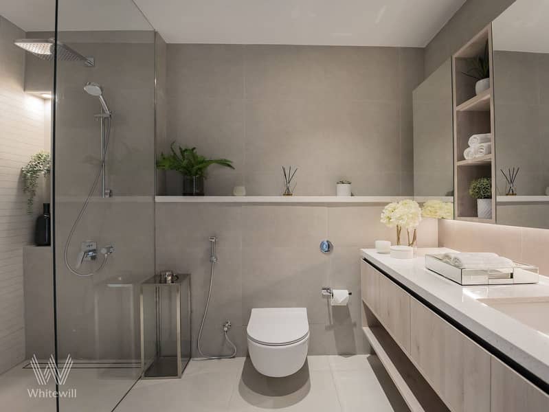 12 1670410091_LIV_LUX_Show_Apartment_Bathroom. jpg