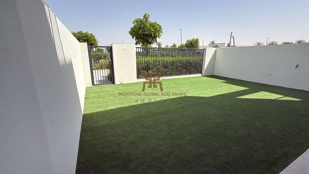 11 2aed3193-a3cd-4ab1-a0f8-f8d7044ed989. jpg