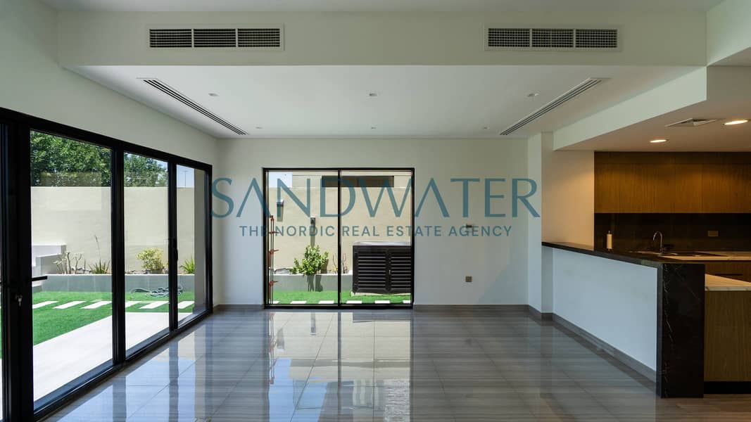 Large Plot | Single Row | Landscaped Large Plot | Single Row | Landscaped