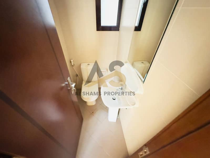 8 8d2cdadf-bd50-46c4-8ec8-642cd3eb5180. jpg
