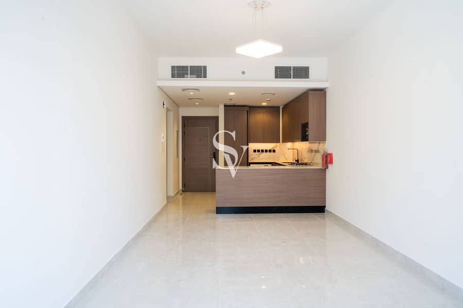 Spacious | Pool View | Low Floor | Study Room Spacious | Pool View | Low Floor | Study Room