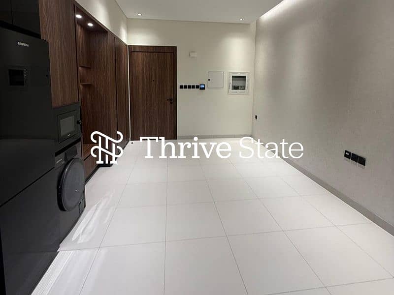Ready to Move | Unfurnished | Easy Access - Image 2