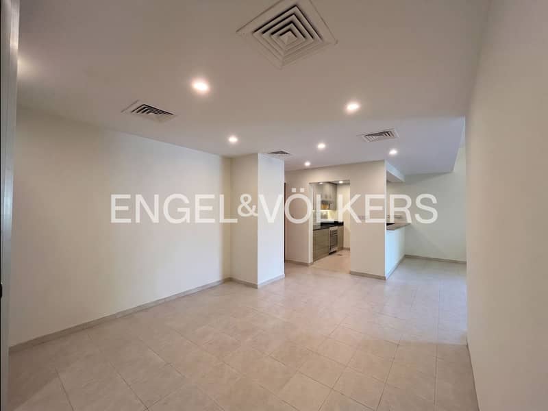 Unfurnished l Vacant l Large Terrace Unfurnished l Vacant l Large Terrace