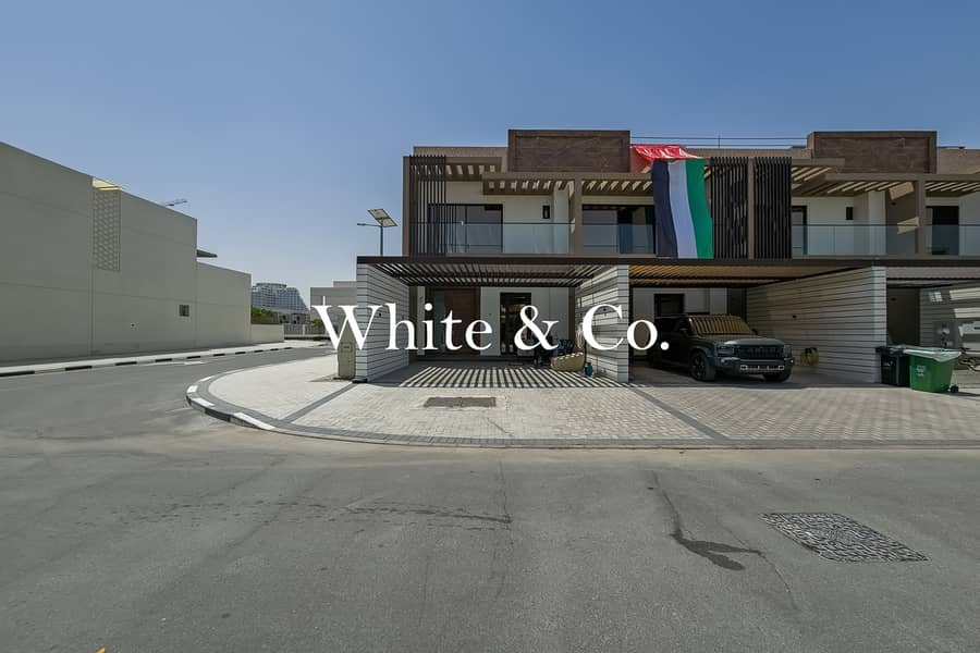 Corner Unit | Negotiable | Priced To Sell Corner Unit | Negotiable | Priced To Sell